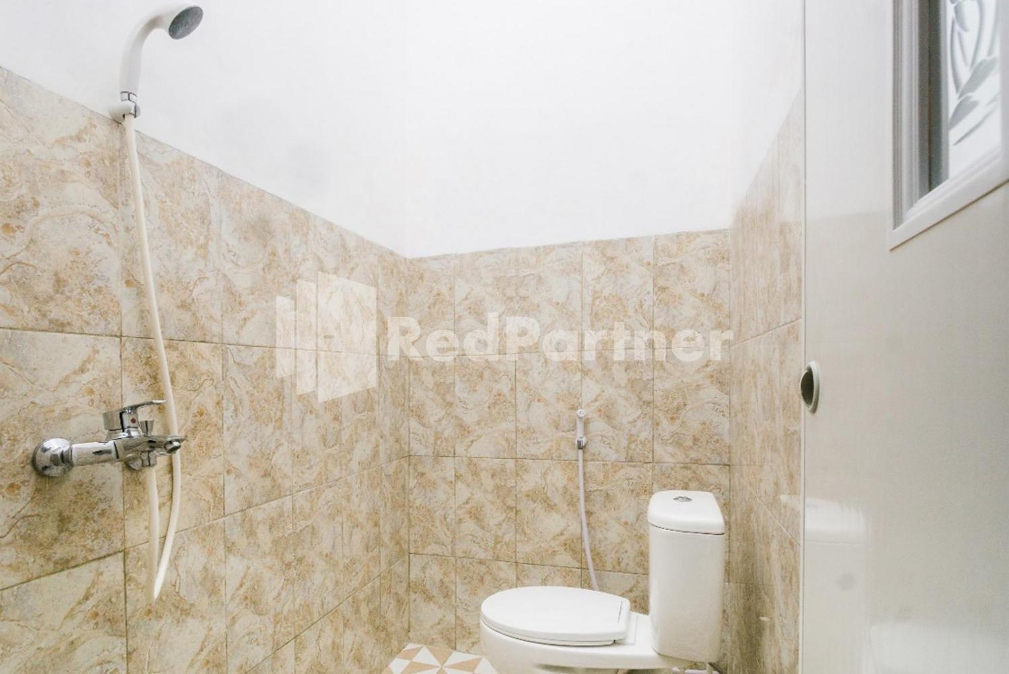 Hotel Omah Kalimosodo Mitra Reddoorz Near Stasiun Malang Kota Baru Exterior foto