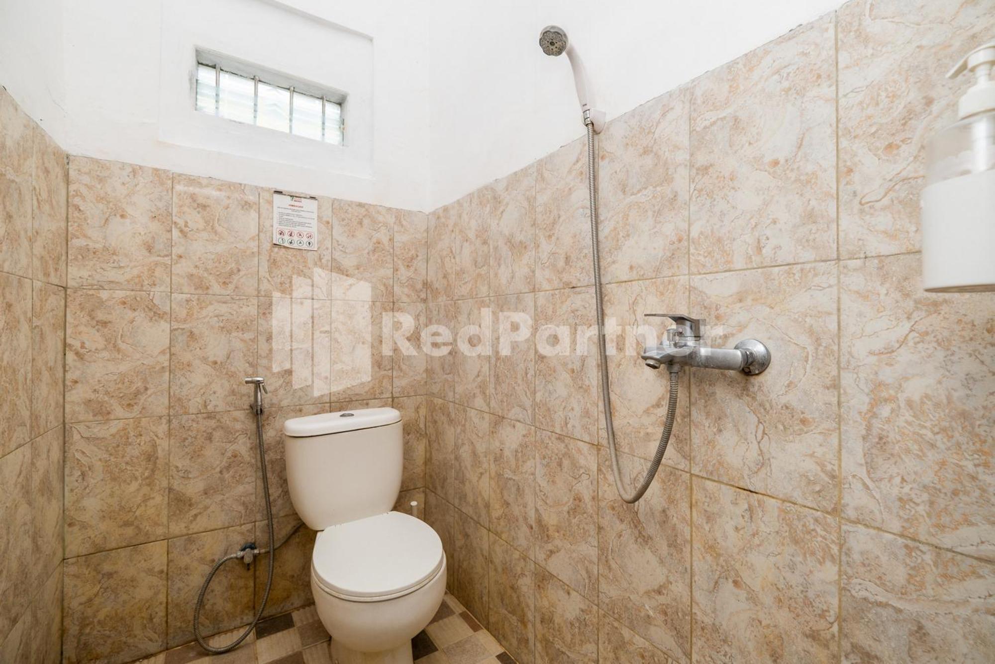 Hotel Omah Kalimosodo Mitra Reddoorz Near Stasiun Malang Kota Baru Exterior foto