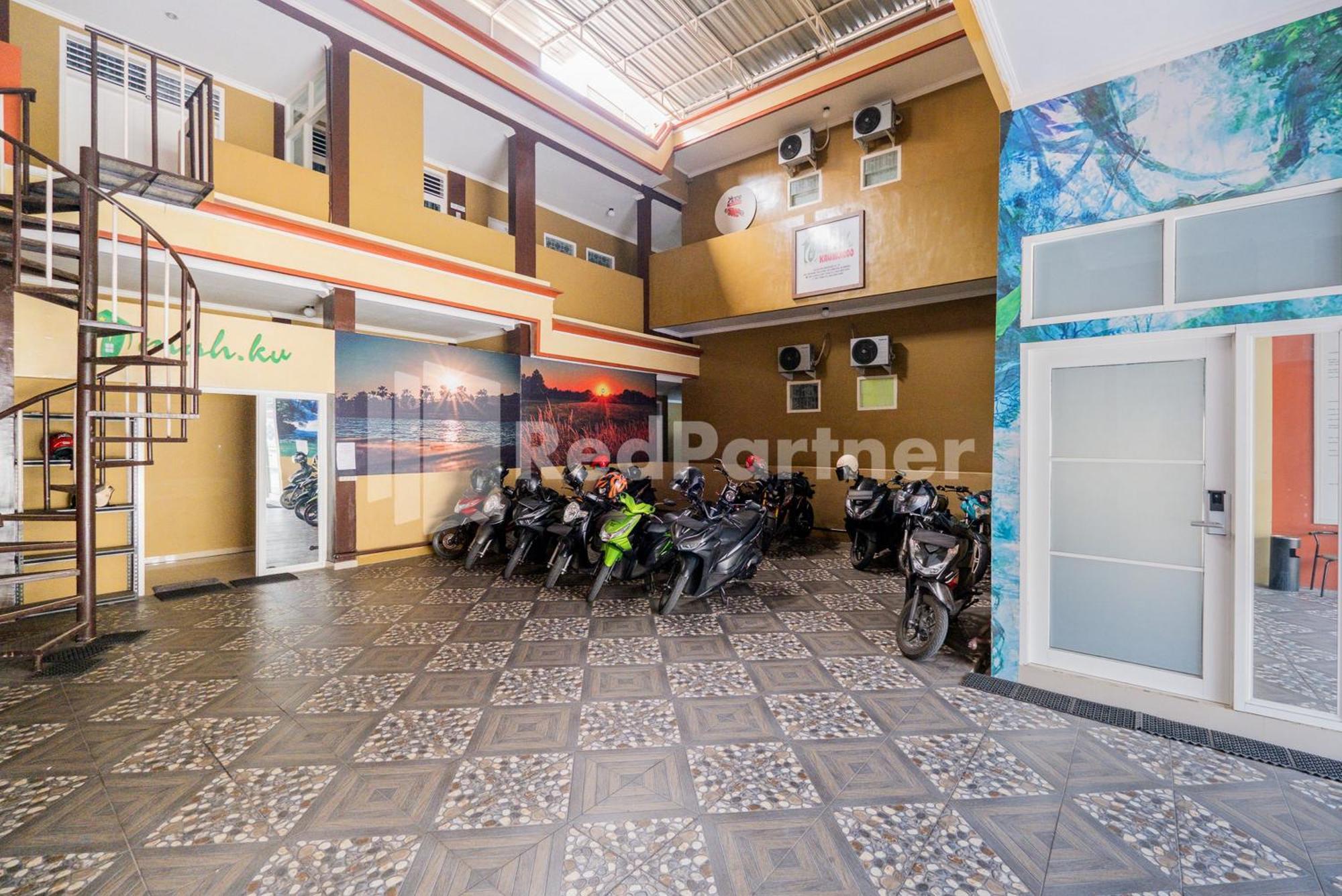 Hotel Omah Kalimosodo Mitra Reddoorz Near Stasiun Malang Kota Baru Exterior foto