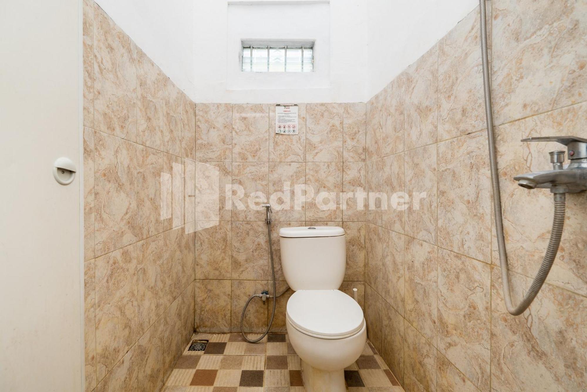 Hotel Omah Kalimosodo Mitra Reddoorz Near Stasiun Malang Kota Baru Exterior foto